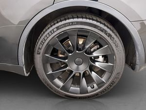 Tesla Model Y bild 33