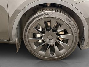 Tesla Model Y bild 35