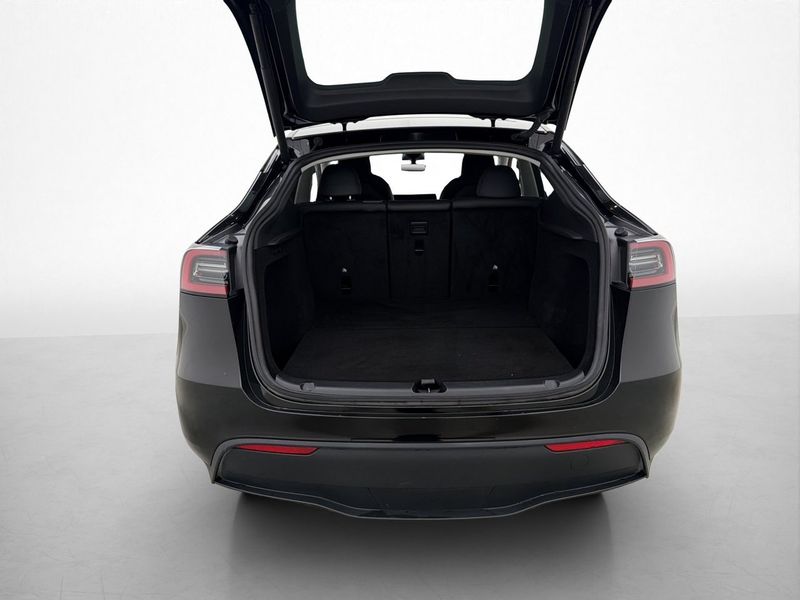 Tesla Model Y bild 27