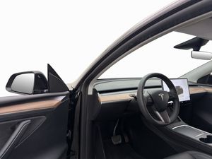 Tesla Model Y bild 10