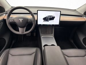 Tesla Model Y bild 24