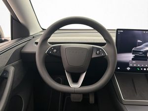 Tesla Model Y bild 15