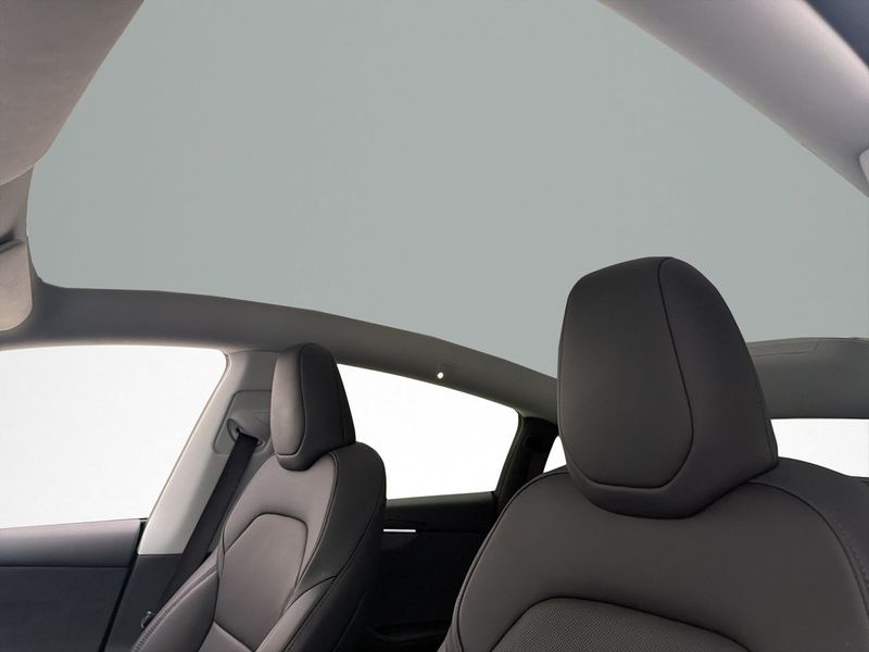 Tesla Model Y bild 13