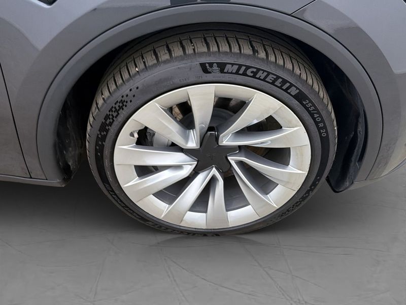 Tesla Model Y bild 36