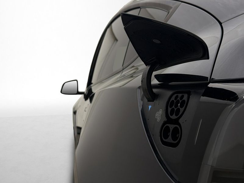 Tesla Model Y bild 26