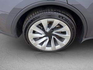 Tesla Model Y bild 35