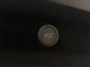 Tesla Model Y bild 32