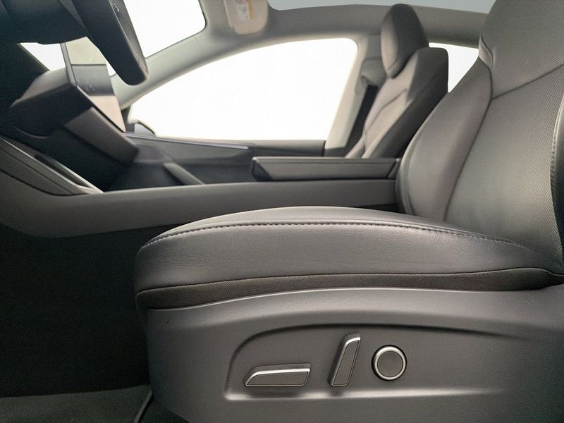 Tesla Model Y bild 14