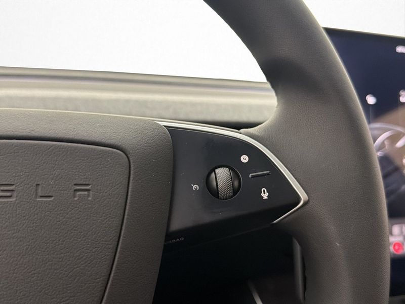 Tesla Model Y bild 17