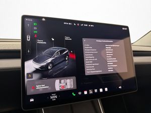 Tesla Model Y bild 24