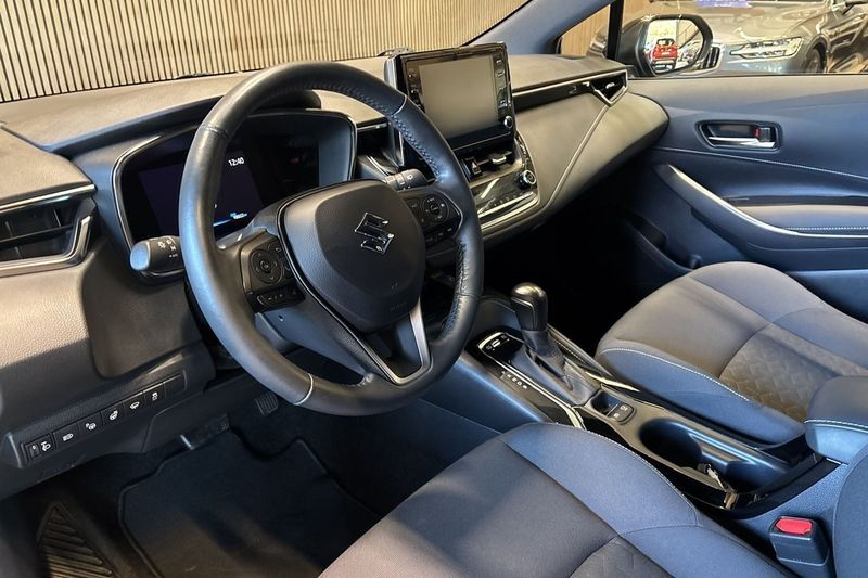 Suzuki Swace bild 5