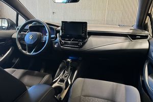 Suzuki Swace bild 6