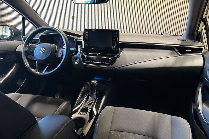 Suzuki Swace bild 6