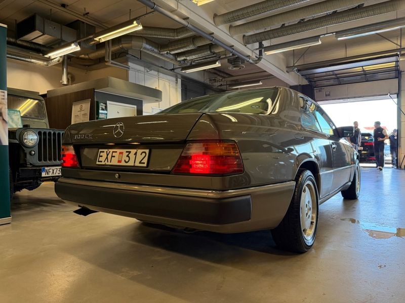Mercedes 300 bild 9