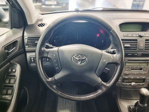 Toyota Avensis bild 12