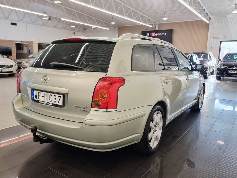 Toyota Avensis bild 17