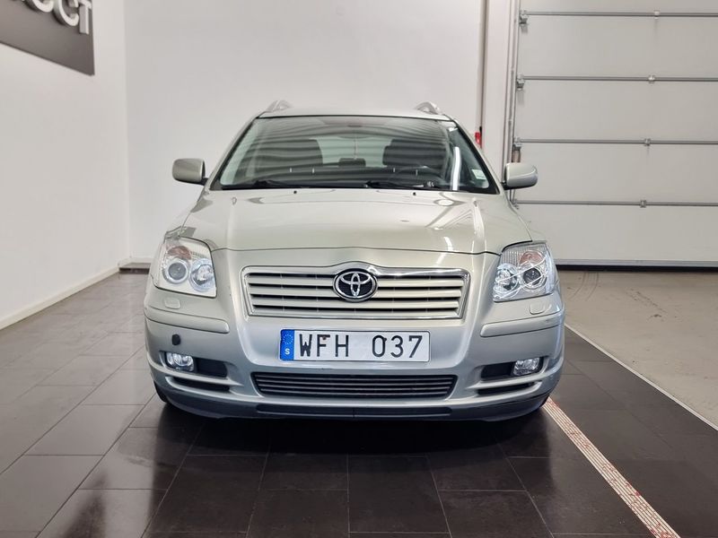 Toyota Avensis bild 3