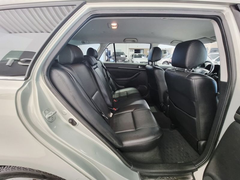 Toyota Avensis bild 21