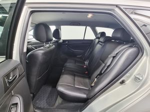 Toyota Avensis bild 9