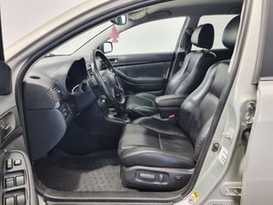 Toyota Avensis bild 5