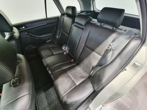 Toyota Avensis bild 10