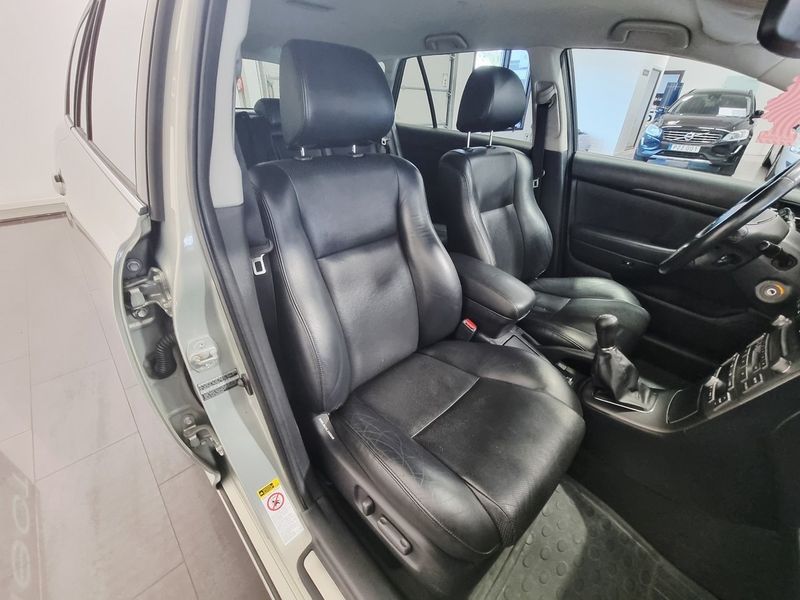 Toyota Avensis bild 20