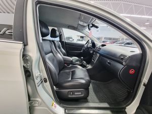 Toyota Avensis bild 18