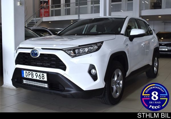 Toyota RAV4 Hybrid AWD E-CVT Active LED Navi Drag B-kamera - 2021