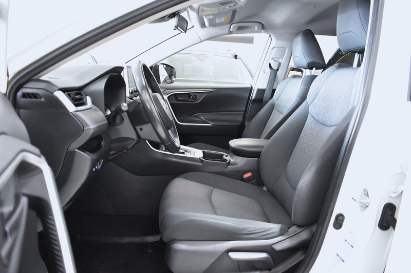 Toyota RAV4 bild 8