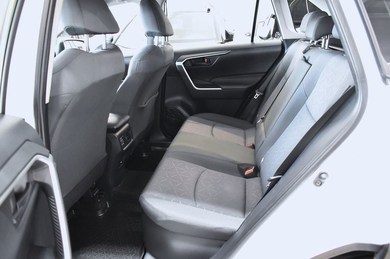 Toyota RAV4 bild 9