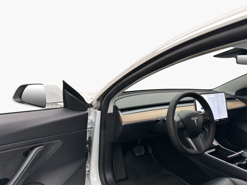 Tesla Model 3 bild 11