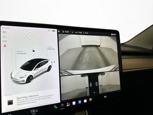 Tesla Model 3 bild 17