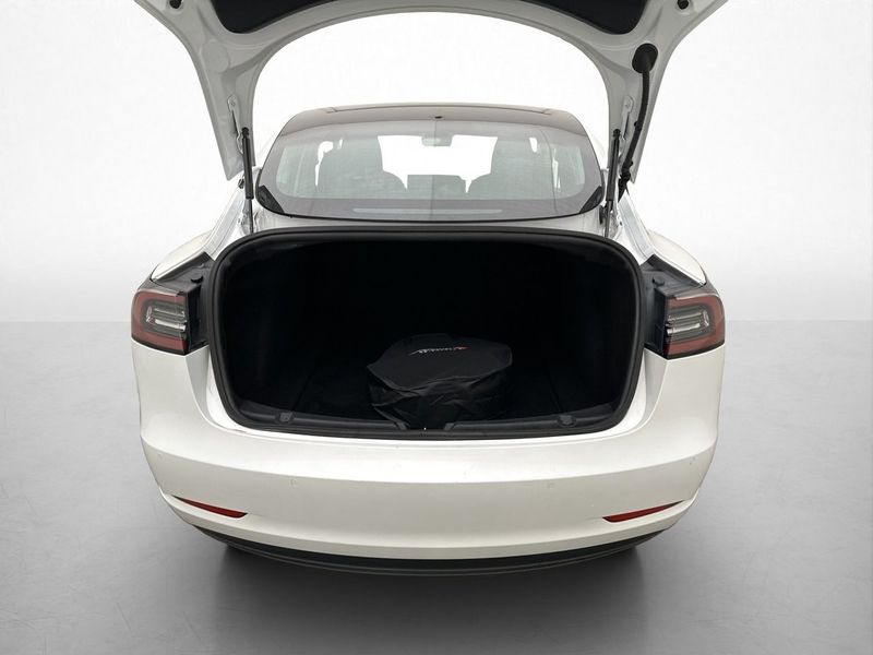 Tesla Model 3 bild 29