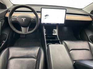Tesla Model 3 bild 14