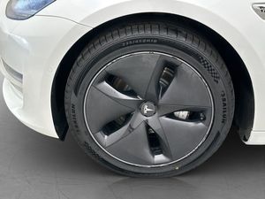 Tesla Model 3 bild 31