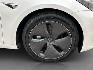 Tesla Model 3 bild 33