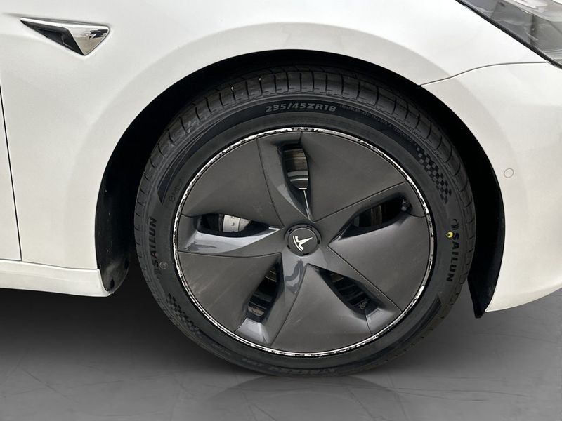 Tesla Model 3 bild 33