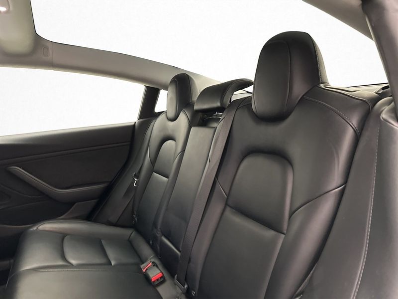 Tesla Model 3 bild 27