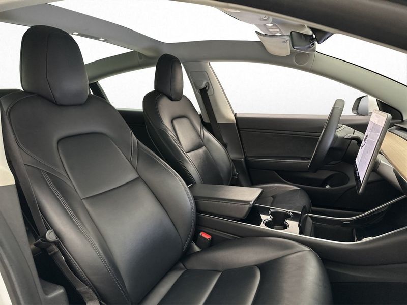 Tesla Model 3 bild 26