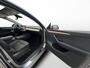 Tesla Model Y bild 28