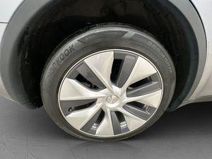 Tesla Model Y bild 35