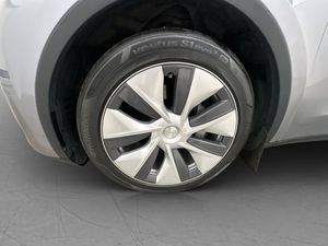 Tesla Model Y bild 33