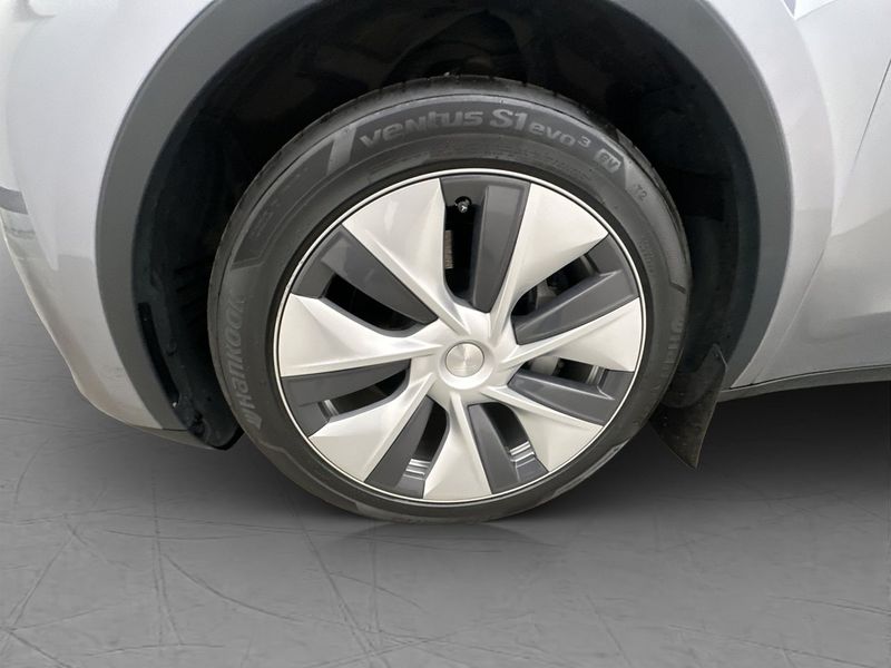 Tesla Model Y bild 33