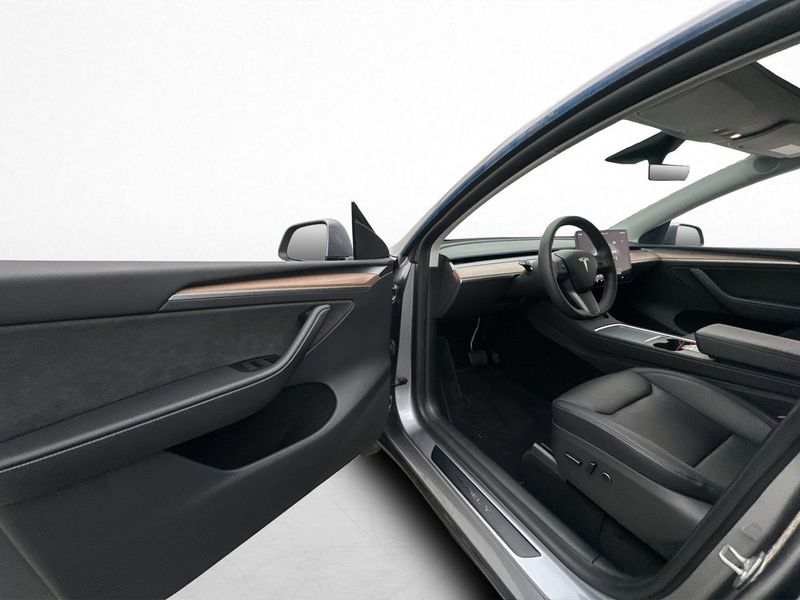 Tesla Model Y bild 12