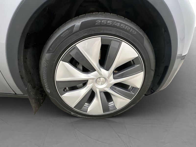 Tesla Model Y bild 36