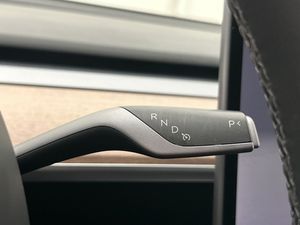 Tesla Model Y bild 19