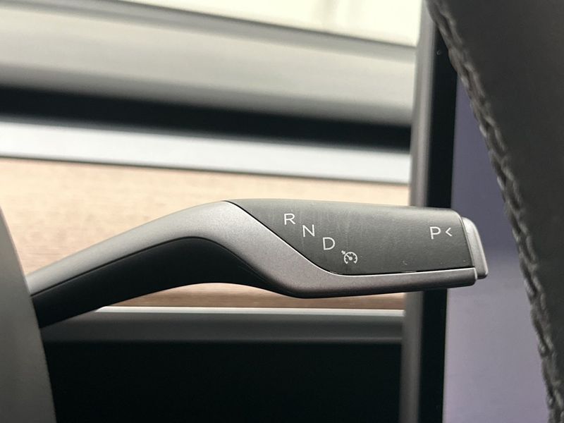 Tesla Model Y bild 19