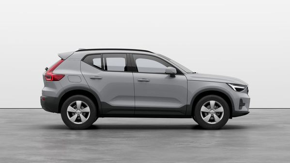 Volvo XC40 B3 FWD Bensin Essential | Parksupport | klimatpaket | - 2024