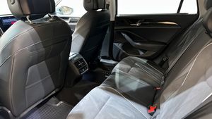 Volkswagen Passat bild 11