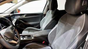 Volkswagen Passat bild 8